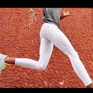 Athleta Contender Laser Cut 7/8 Tight NWOT XS